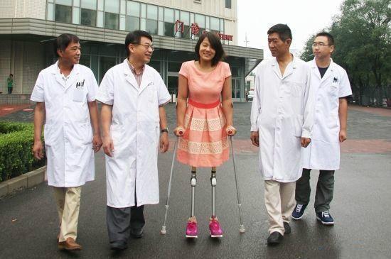 被称为游泳界第一美女，15年前因意外失去双腿，身残志坚夺得金牌
