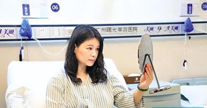 奥运会举重冠军叫什么名字_奥运举重冠军图片_中国举重奥运冠军照片