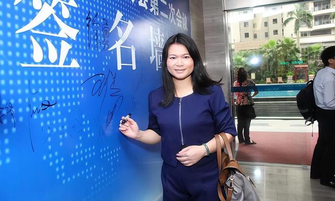 奥运举重冠军图片_奥运会举重冠军叫什么名字_中国举重奥运冠军照片
