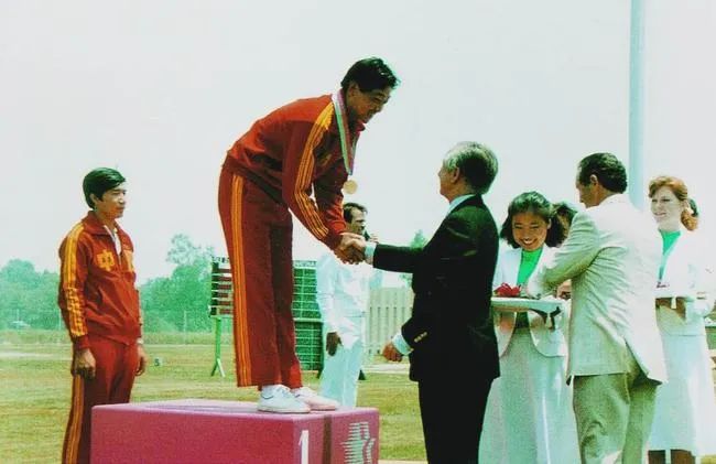 运动会中国范开场舞串词_运动会中国得了多少金牌_中国运动会