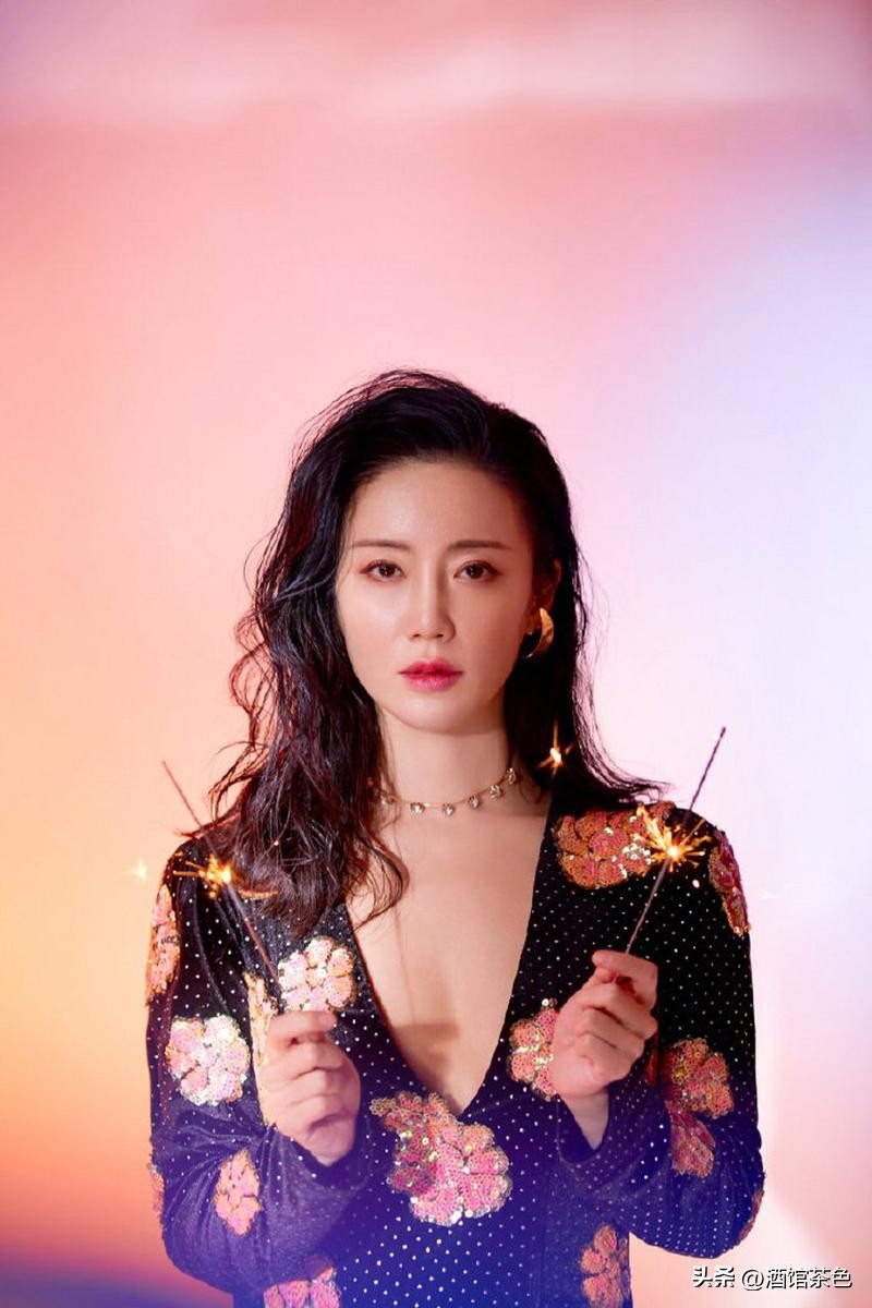 上海明星健身教练_明星上海居家健身_上海健身博主