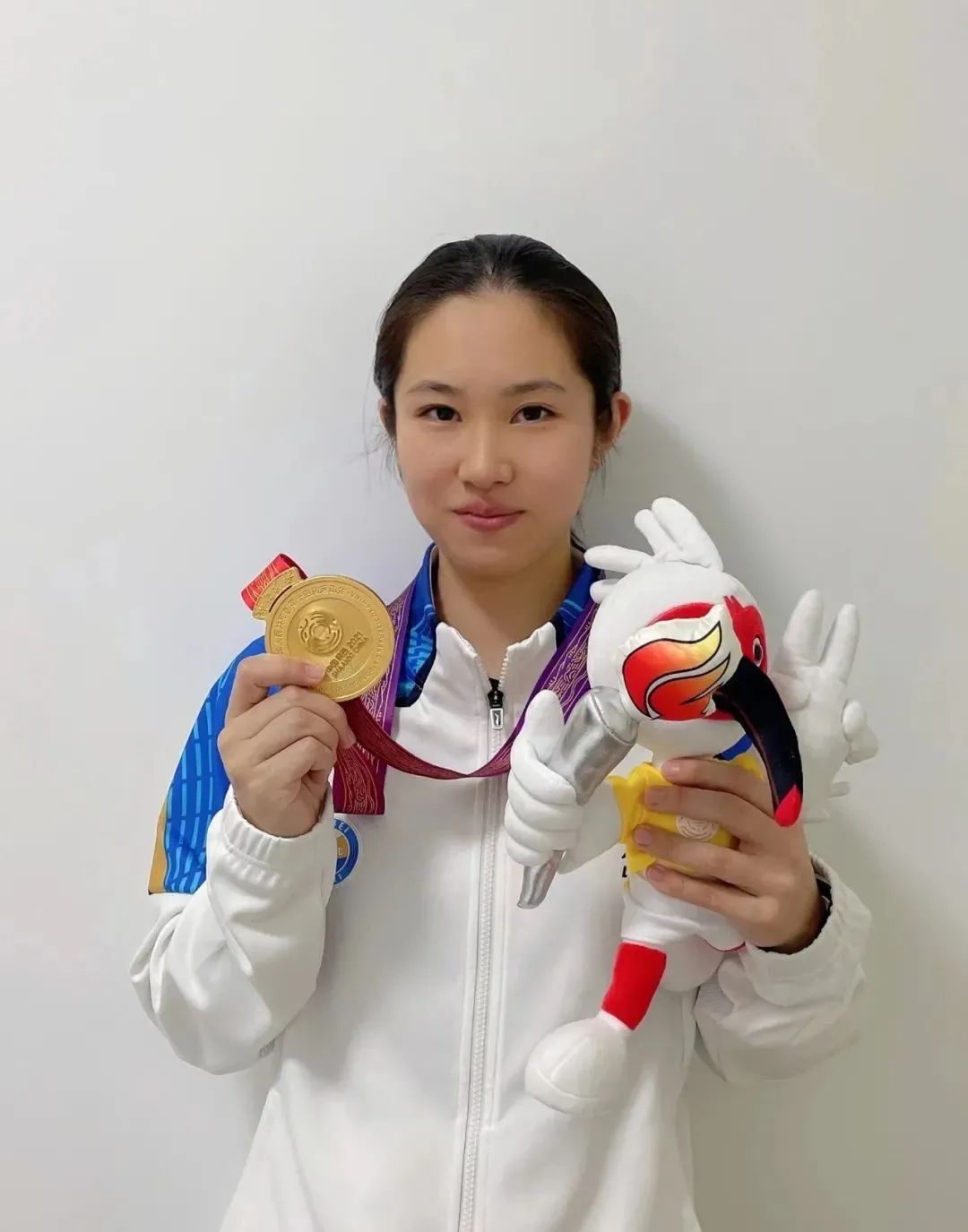 举重冠军有什么奖励_举重冠军什么意思_举重冠军证书有用吗