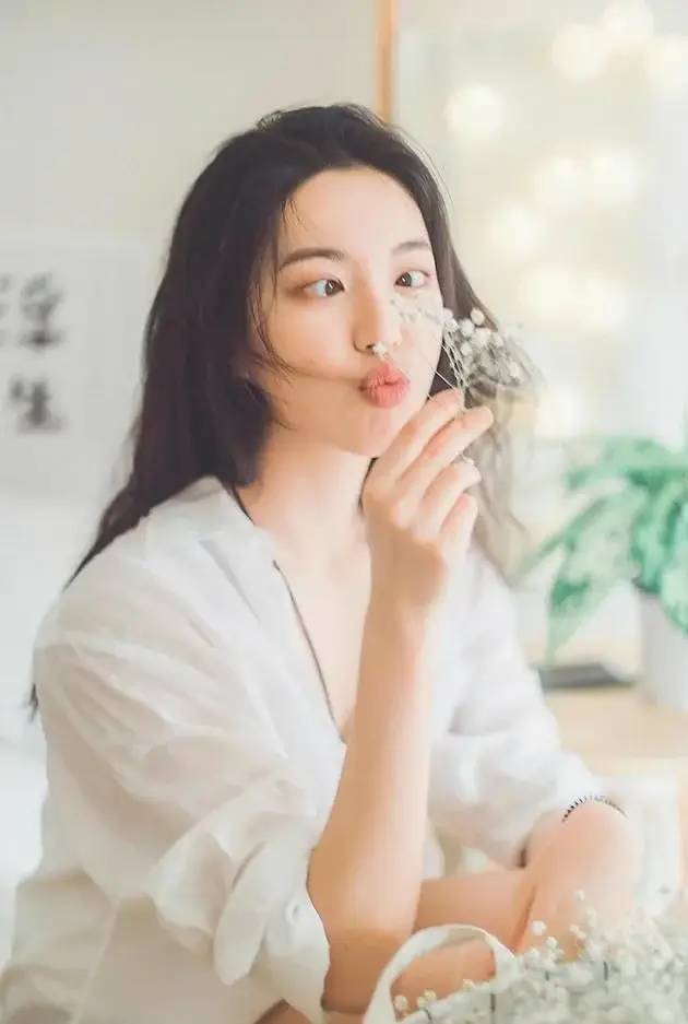 半身照怎么照好看_半身生活照技巧_半身照造型