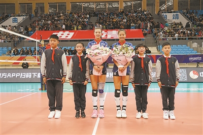 陆良室内篮球馆_陆良县中学篮球联赛冠军_陆良县篮球场