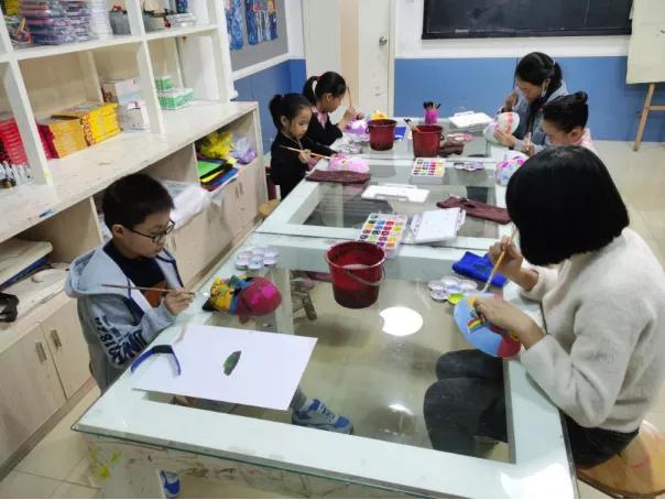 幼儿绘画小屋_幼儿宅家趣味生活绘画教案_幼儿园趣味画画教案